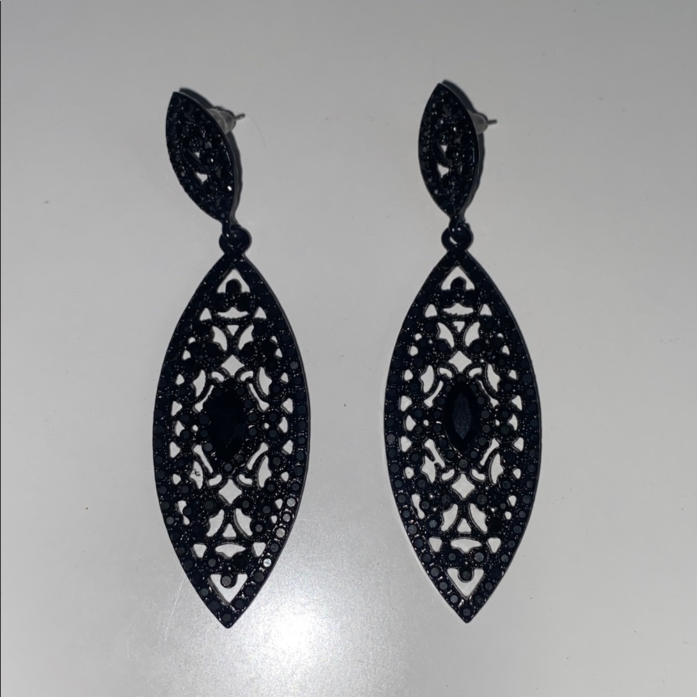 Vintage Victorian Black Filigree Earrings